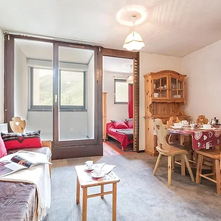 2 Pieces Avec Balcon, Depart Aux Pieds, 4 Pers., Quartier Anime Des Bruyeres - Fr-1-344-834 *